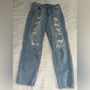 Hollister Ultra High-Rise Mom Jean